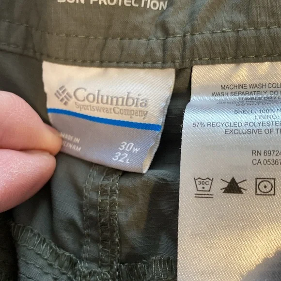 Columbia nylon pants/shorts - Picture 3 of 7